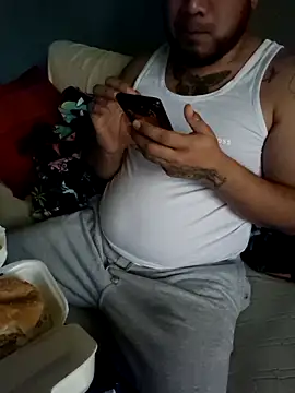 Snapshot of bellylova chatting on February 19, 4:14 pm bellylova online show from February 19, 4:14 pm