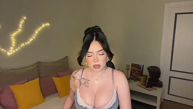 Snapshot of mistress_of_hearts chatting on July 22, 2:31 pm mistress of hearts online show from July 22, 2:31 pm