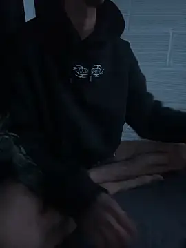 DarkCamBoy online show from April 11, 5:23 am