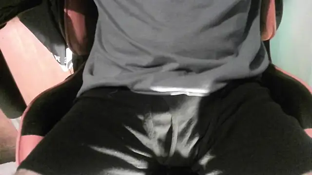 Snapshot of Skinny_Longhair chatting on January 15, 7:24 am Skinny Longhair online show from January 15, 7:24 am