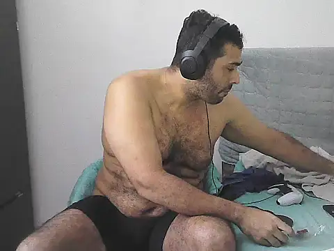 Snapshot of morenocabro10 chatting on April 21, 2:51 am morenocabro10 online show from April 21, 2:51 am