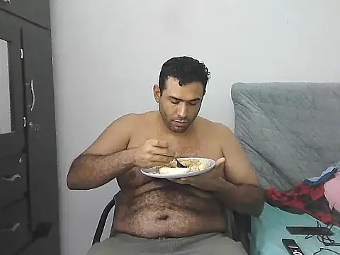 Snapshot of morenocabro10 chatting on April 26, 3:59 am morenocabro10 online show from April 26, 3:59 am