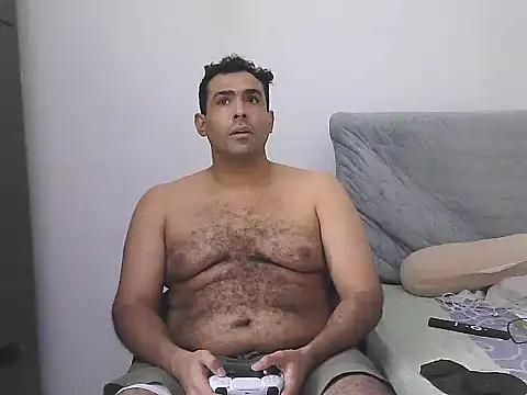 Snapshot of morenocabro10 chatting on April 28, 2:27 am morenocabro10 online show from April 28, 2:27 am