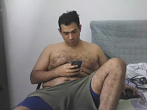 Snapshot of morenocabro10 chatting on May 5, 3:25 am morenocabro10 online show from May 5, 3:25 am