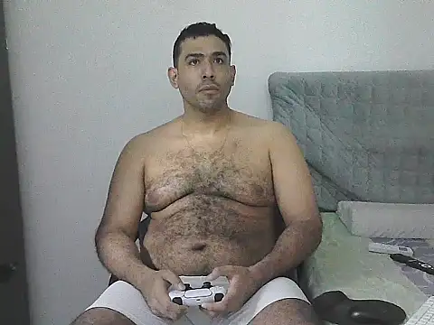 Snapshot of morenocabro10 chatting on May 18, 9:09 pm morenocabro10 online show from May 18, 9:09 pm