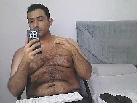 Snapshot of morenocabro10 chatting on May 29, 4:21 am morenocabro10 online show from May 29, 4:21 am