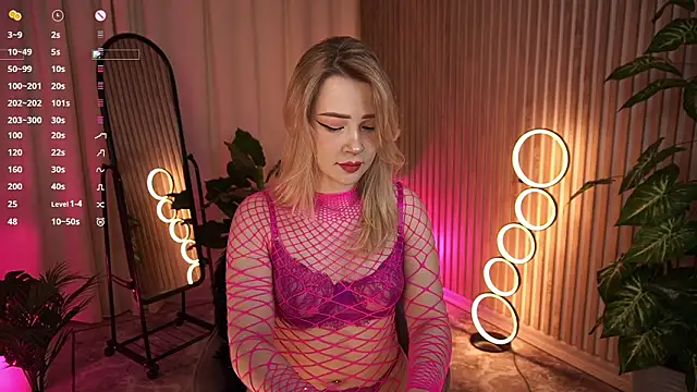 LauraWifeness online show from March 19, 6:06 am