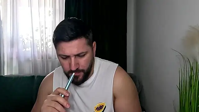 Gold Alpha Boy online show from April 18, 7:45 am