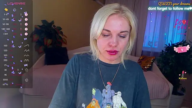 LiSinDoll online show from March 25, 7:14 am