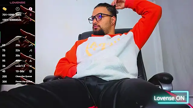 Ernesto-Rodriguez82 online show from December 23, 2:42 am