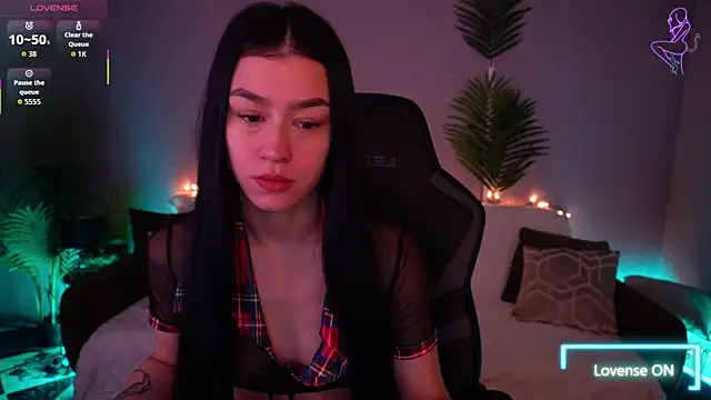 FataleNellie online show from March 27, 9:58 pm