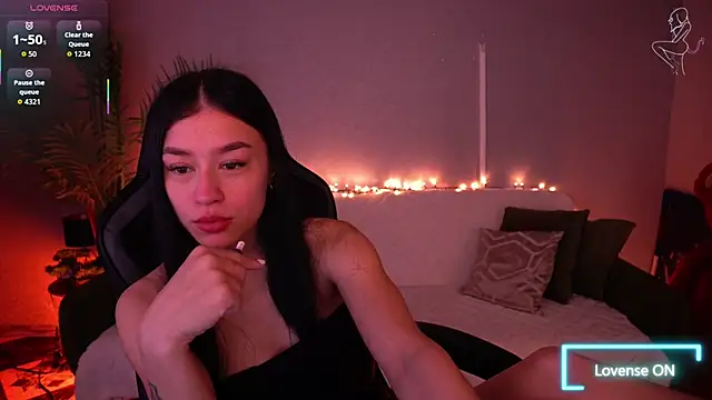 FataleNellie online show from April 14, 9:32 pm