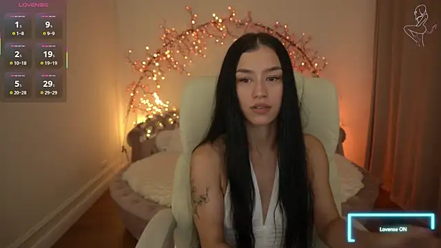 FataleNellie online show from June 25, 8:02 pm
