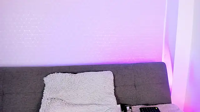 Snapshot of missweetpeach chatting on November 27, 9:06 pm missweetpeach online show from November 27, 9:06 pm