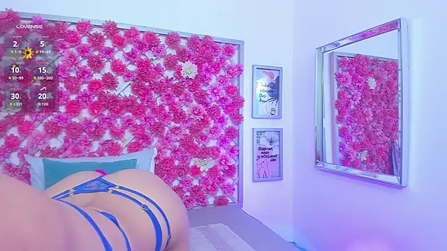 hannah miller 1 online show from December 5, 12:03 pm