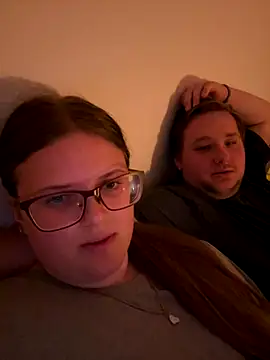 CurvyPaar2 online show from September 12, 7:47 pm