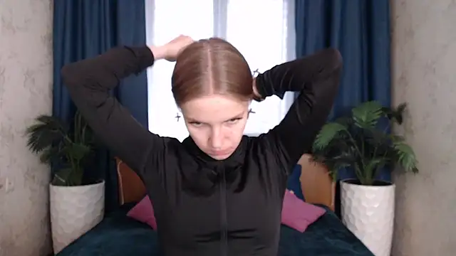 HitGyrl online show from February 9, 8:18 am