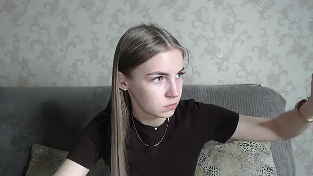 HitGyrl online show from February 24, 1:14 am