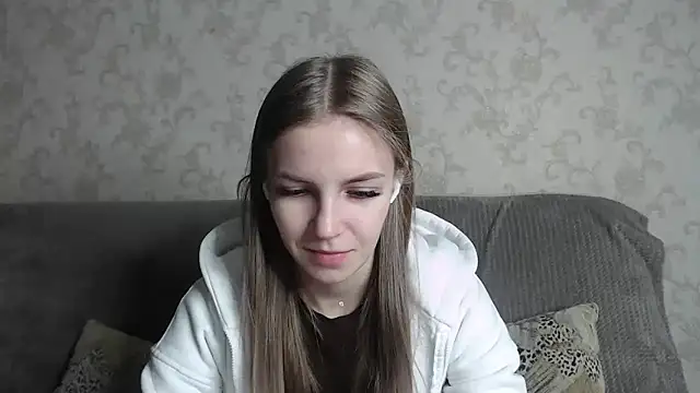 HitGyrl online show from March 4, 1:11 am