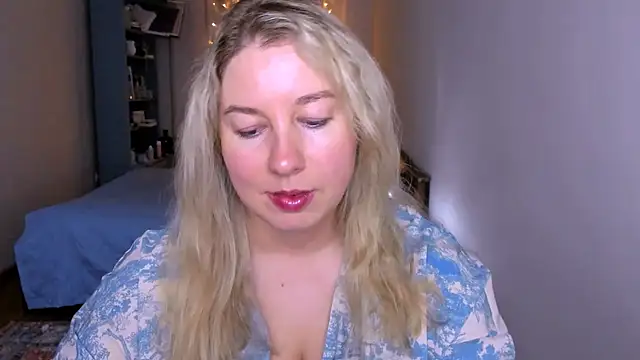 NancySanders online show from June 12, 6:29 pm