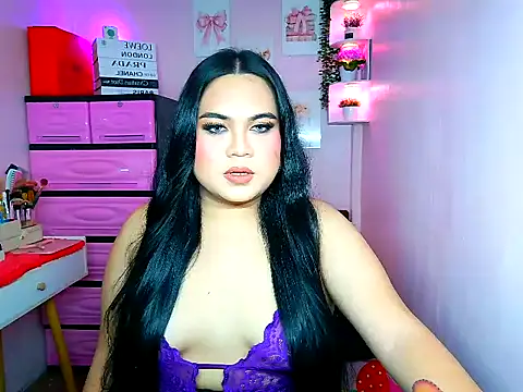 Snapshot of YourThicc_bella chatting on July 11, 4:53 pm YourThicc bella online show from July 11, 4:53 pm
