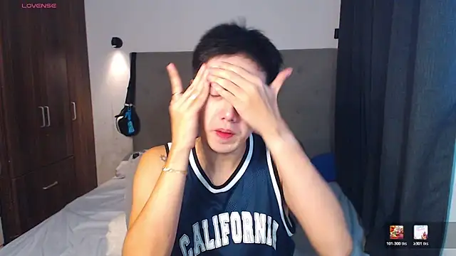 Addictiveboi online show from April 1, 2:23 am