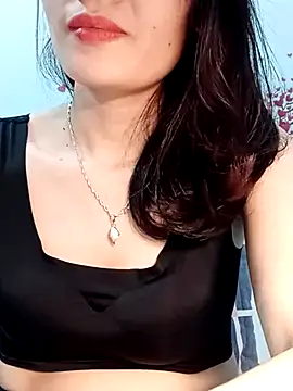 Hinna x online show from April 1, 2:03 pm