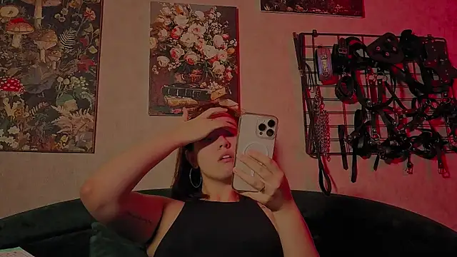 the high priestess online show from March 24, 2:49 am