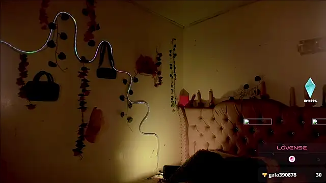 Snapshot of Cata_MW chatting on April 22, 7:04 pm Cata MW online show from April 22, 7:04 pm