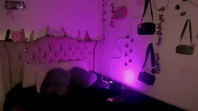 Snapshot of Cata_MW chatting on May 12, 7:22 pm Cata MW online show from May 12, 7:22 pm