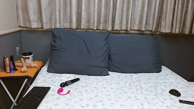 Snapshot of SlutyAngelxxx chatting on February 13, 6:59 pm SlutyAngelxxx online show from February 13, 6:59 pm