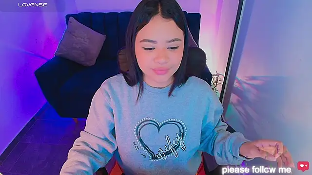 Snapshot of nicemiiaa7_ chatting on March 4, 12:11 pm nicemiiaa7 online show from March 4, 12:11 pm