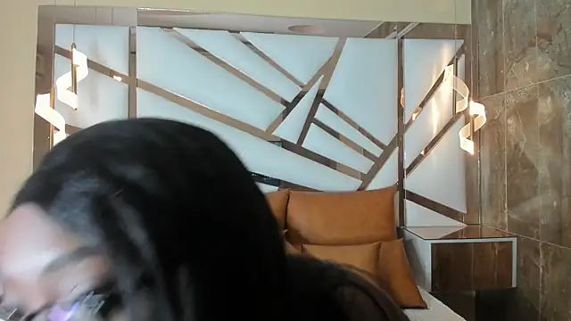 YallianaBrooks online show from February 17, 12:12 pm