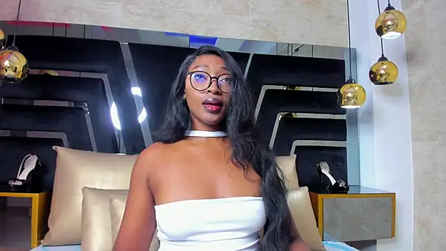 YallianaBrooks online show from April 4, 11:51 am