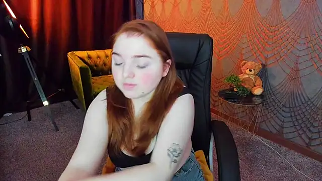 Snapshot of KattyRose8 chatting on May 8, 5:35 am KattyRose8 online show from May 8, 5:35 am