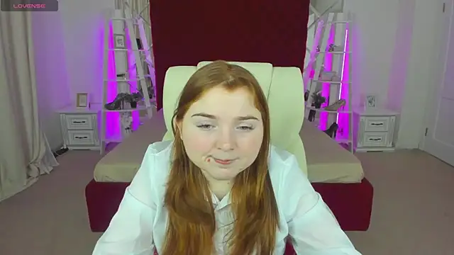 Snapshot of KattyRose8 chatting on May 17, 6:04 pm KattyRose8 online show from May 17, 6:04 pm