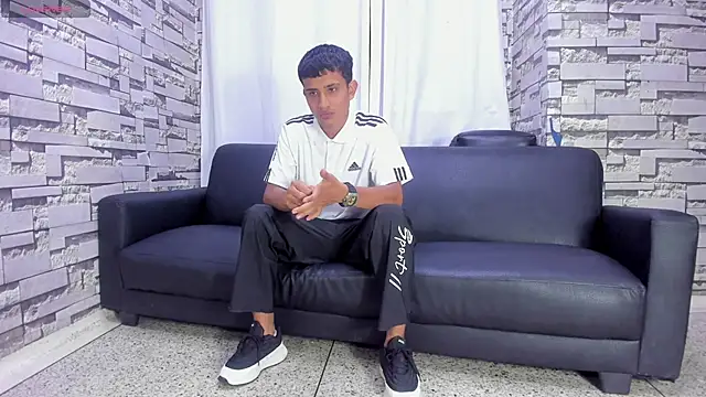 Snapshot of Crazy_Cult_Sex chatting on April 30, 1:17 pm Crazy Cult Sex online show from April 30, 1:17 pm