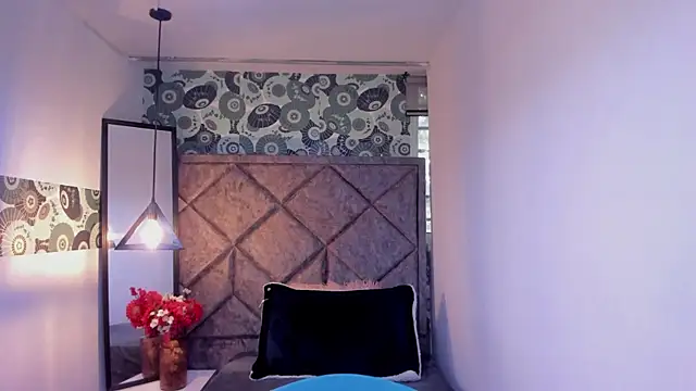 Kiara Cruz   online show from November 10, 8:19 pm