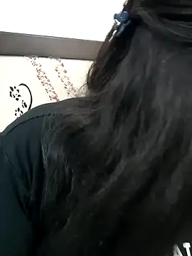 Snapshot of Shy_Peehu chatting on December 14, 8:35 pm Shy Peehu online show from December 14, 8:35 pm