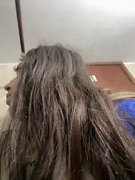 Snapshot of Bella__Lane chatting on February 27, 12:21 am Bella Lane online show from February 27, 12:21 am