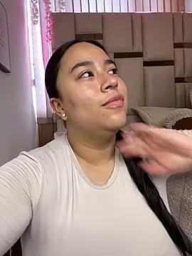 Zoey thompson online show from April 15, 8:09 pm