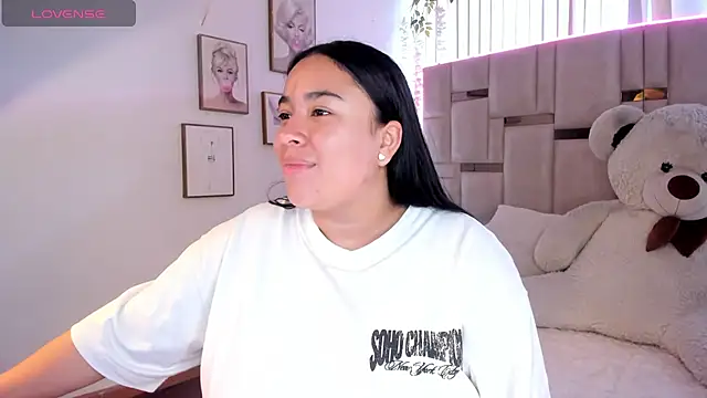 Zoey thompson online show from July 3, 7:42 pm