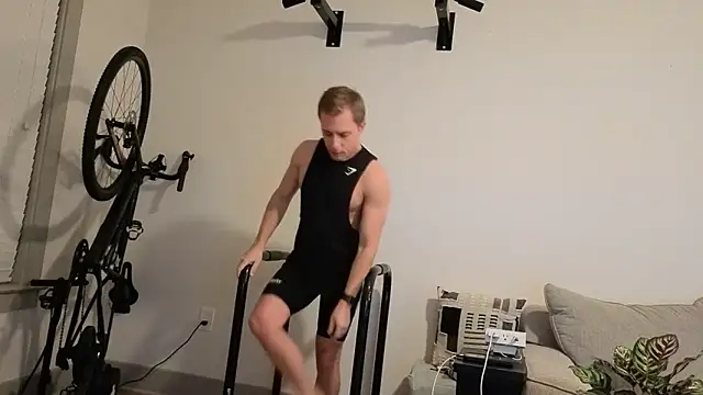 Snapshot of Drakerileyxxx chatting on January 16, 3:10 am Drakerileyxxx online show from January 16, 3:10 am