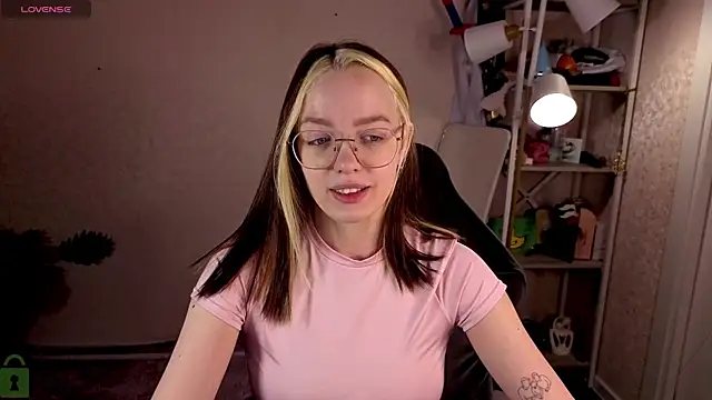 R0cket bunny online show from April 20, 12:57 am