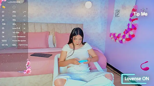 sweet artemiis online show from November 6, 8:32 pm