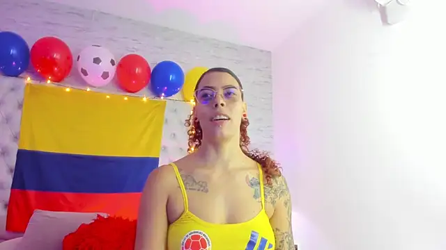 Snapshot of Pamelamiler__ chatting on June 23, 12:14 pm Pamelamiler online show from June 23, 12:14 pm