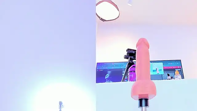 maily zanss online show from February 17, 8:15 pm