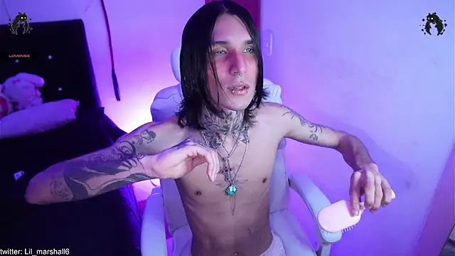 Snapshot of marshall__k chatting on January 9, 4:26 am marshall k online show from January 9, 4:26 am