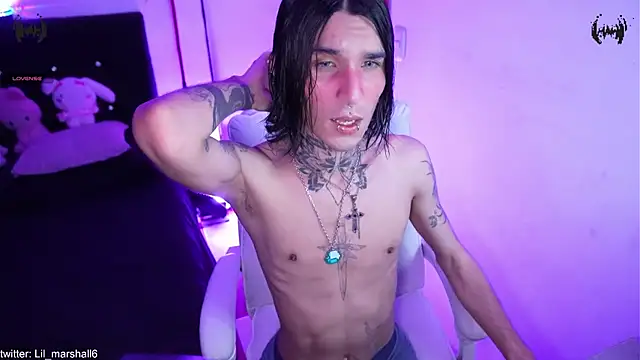 Snapshot of marshall__k chatting on January 11, 3:33 am marshall k online show from January 11, 3:33 am