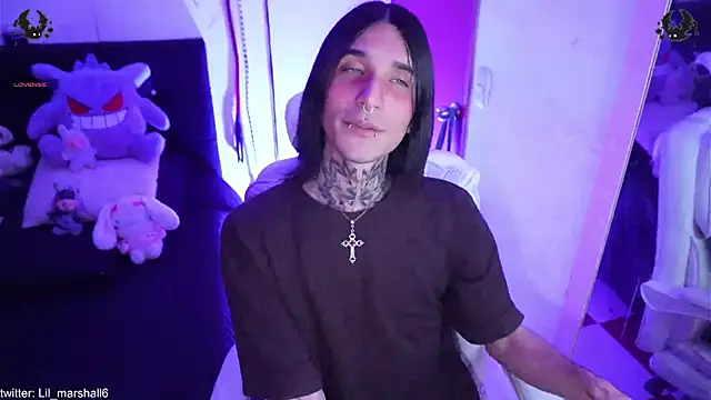 Snapshot of marshall__k chatting on February 20, 1:24 am marshall k online show from February 20, 1:24 am